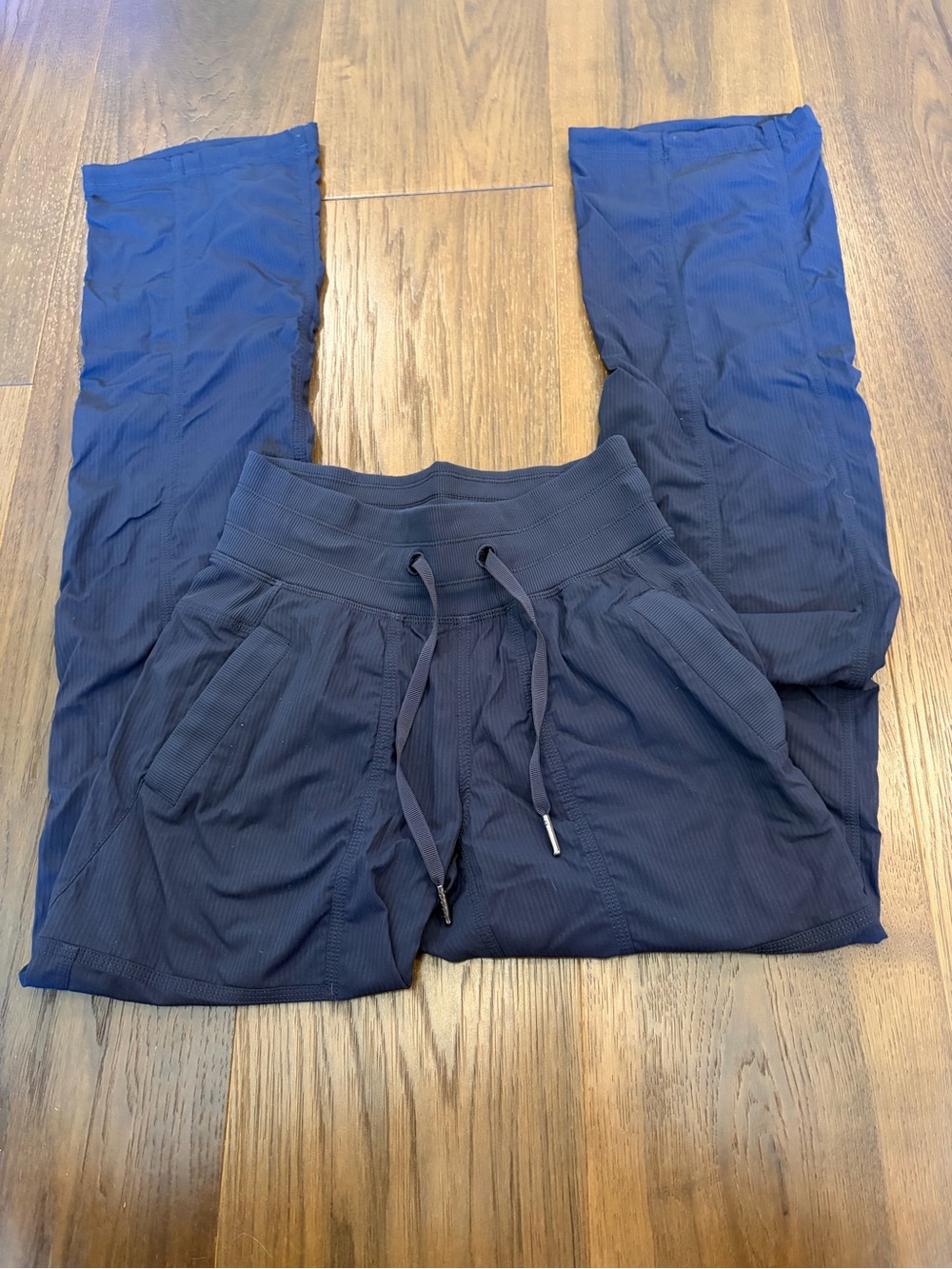 Lululemon ~ Navy/midnight blue Dance studio mid rise pant short💙